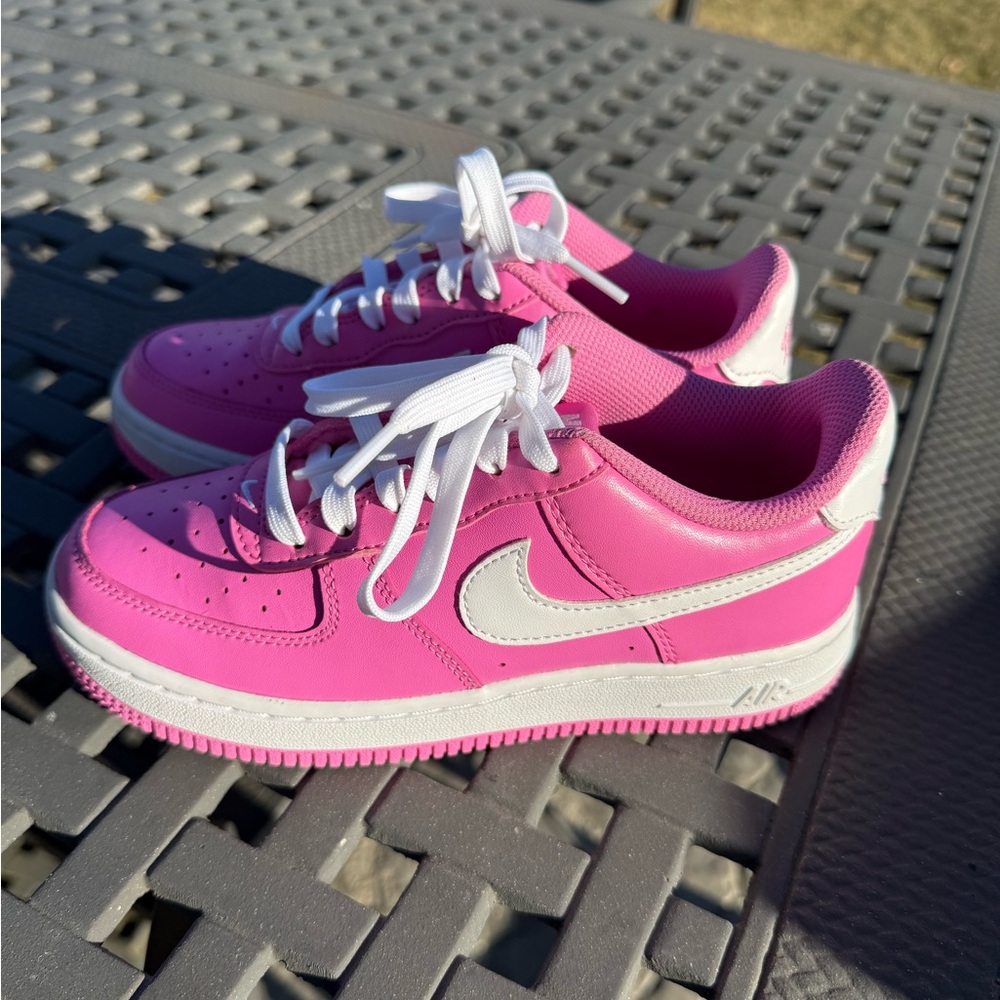 Nike Kids Sneakers in Pink and White